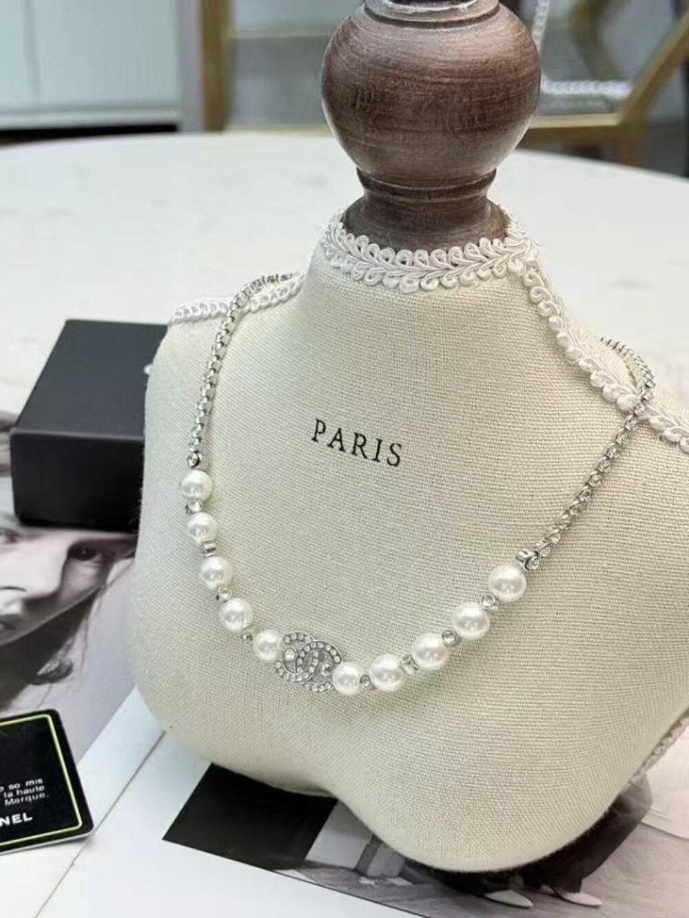 🍓🍓CHANEL Silver-Tone Pearl and Rhinestone Double C Choker Necklace🍇🍇